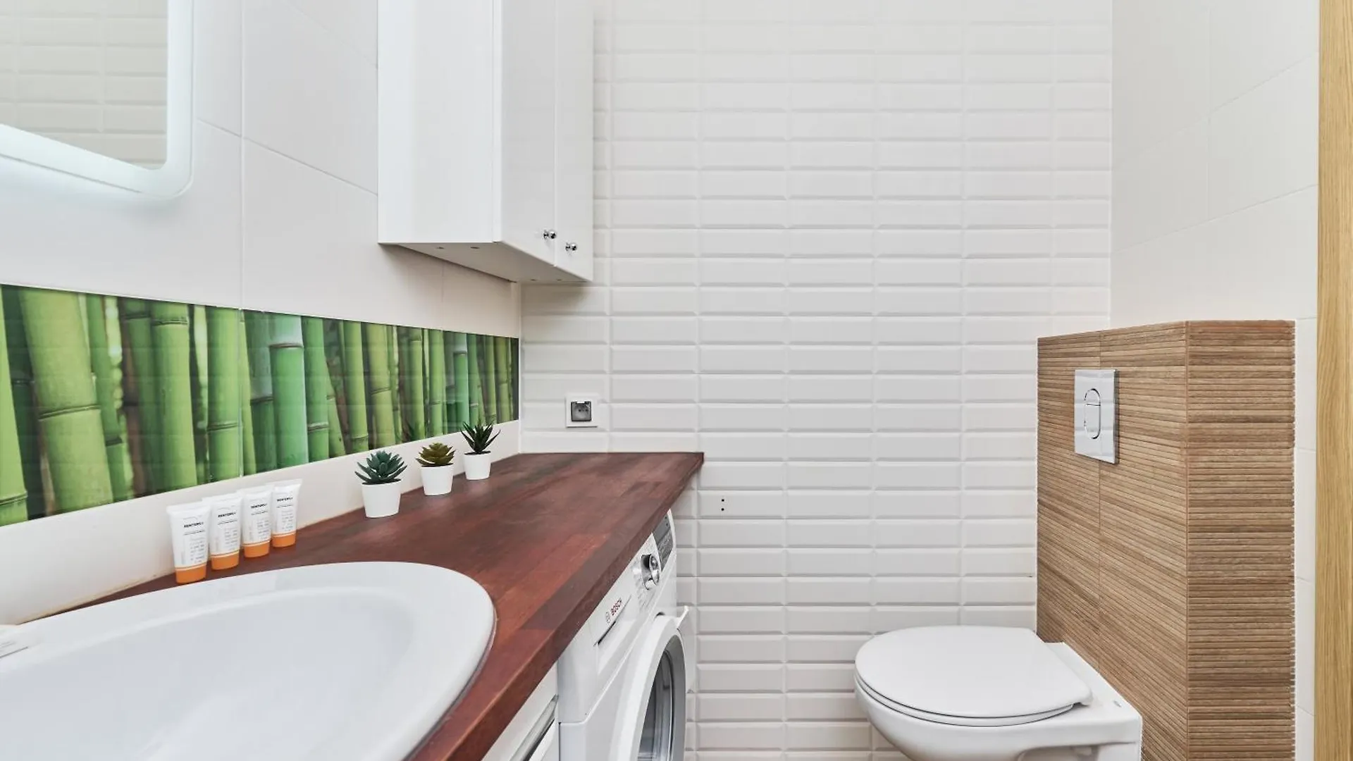 Wrocław Rose Apartments by Renters