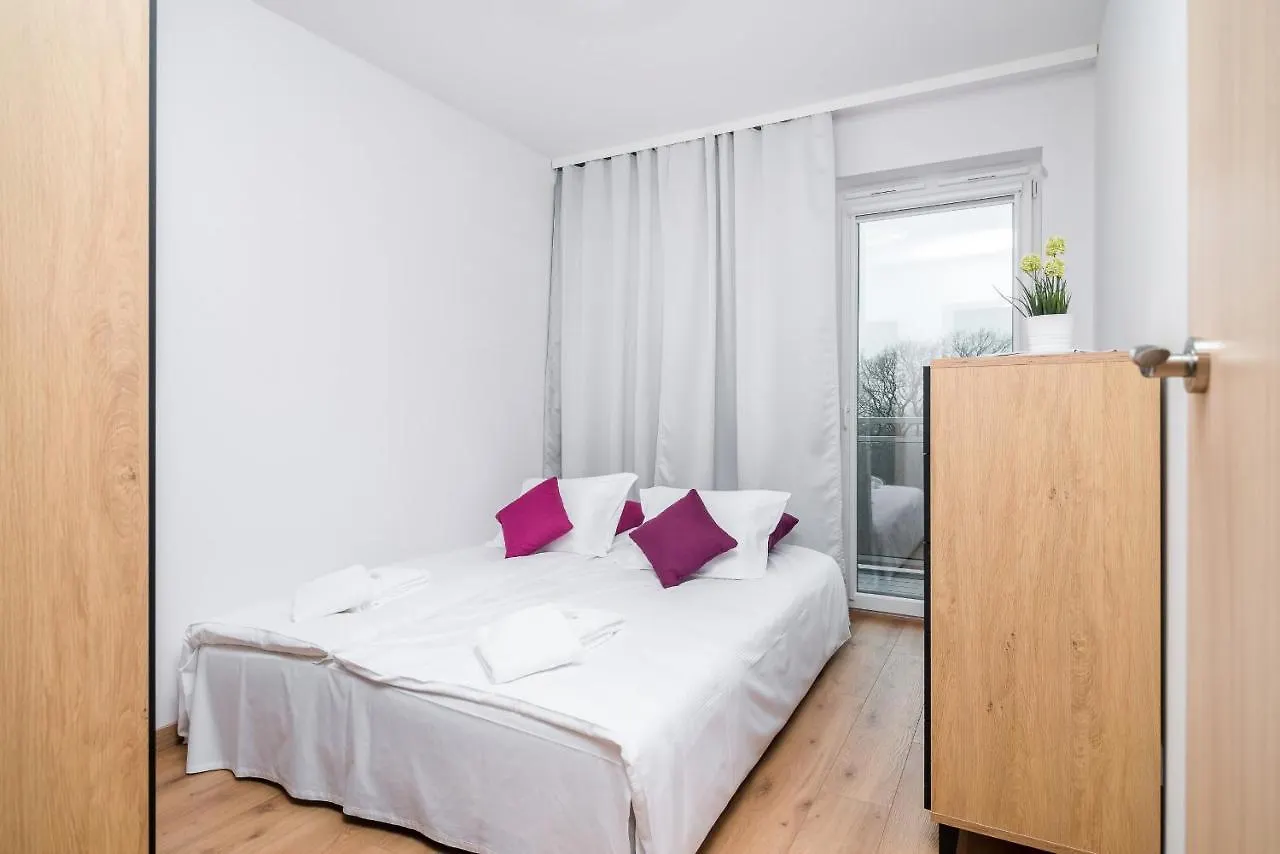 Wrocław Rose Apartments by Renters Polska